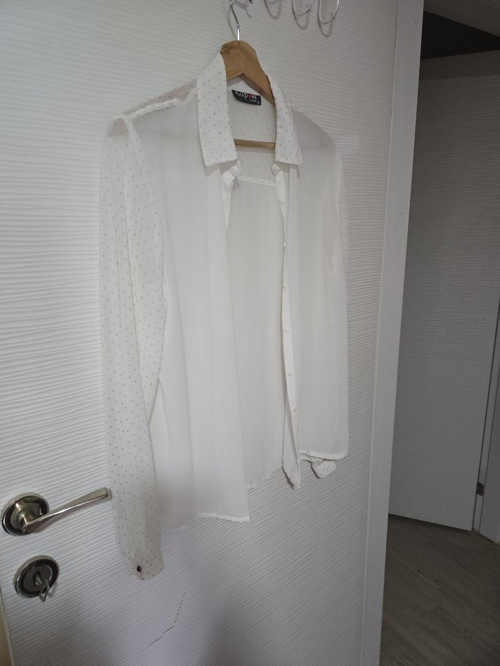 Düğmeli Beyaz Keten Kadın Gömlek - Görsel 5