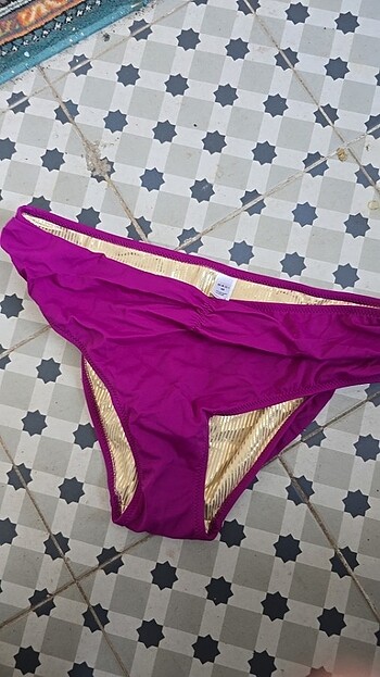 48 Beden mor Renk Dagi marka bikini üst