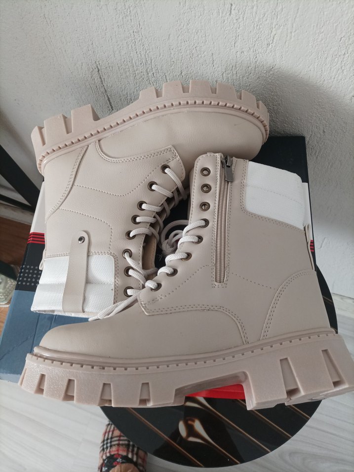 EMAX MARKALI Deri Bej Kadın Dolgu Topuklu Fermuarlı Bot - Görsel 3