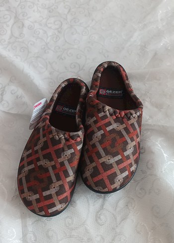 Gezer marka halı terliği Kahverengi Bağlamalı Kadın Ev Terliği - Görsel 3