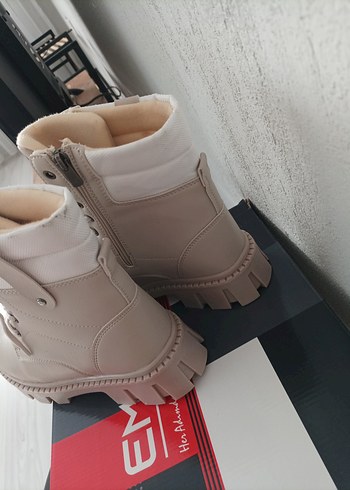EMAX MARKALI Beyaz Kemerli Yüksek Topuklu Street Style Bot - Görsel 2