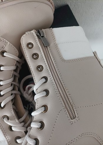 EMAX MARKALI Beyaz Kemerli Yüksek Topuklu Street Style Bot - Görsel 4