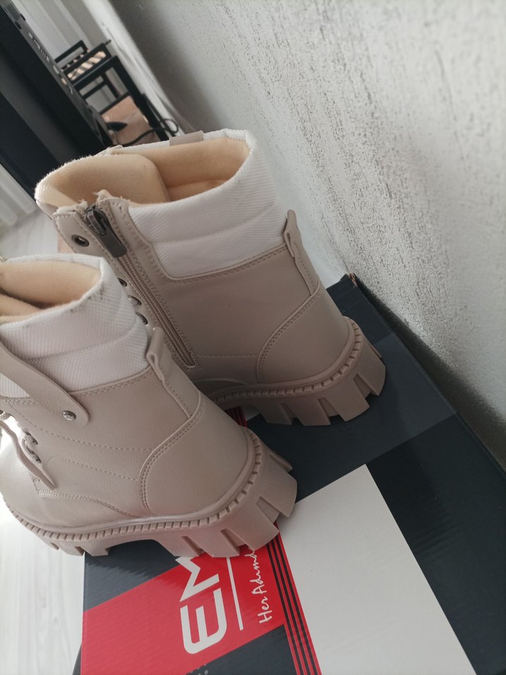 EMAX MARKALI Beyaz Kemerli Yüksek Topuklu Street Style Bot - Görsel 2