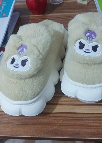 Beyaz Kürklü Kadın Ev Terliği Platform Topuklu - Görsel 2