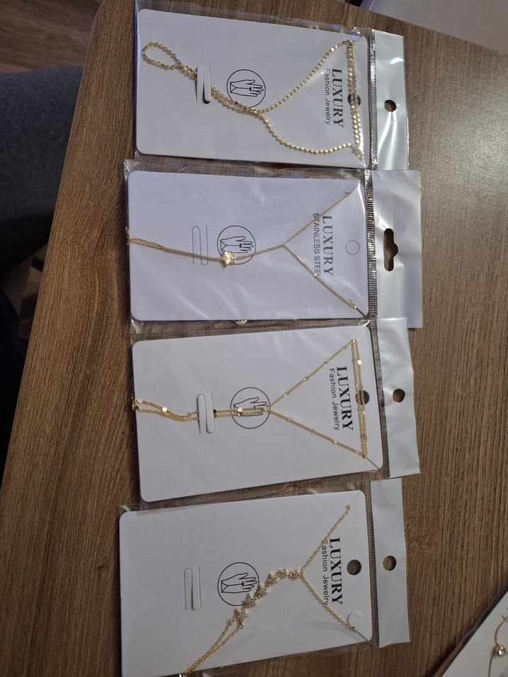 Altın Renk Zincir Detaylı Kadın El Zinciri - Görsel 3