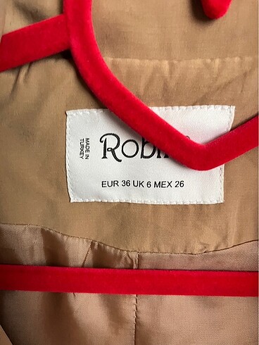 Robin Trenchcoat
