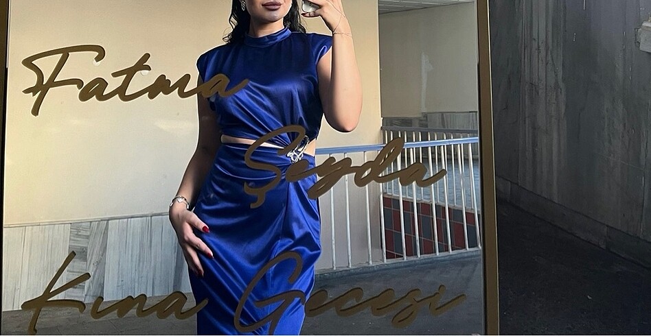 40 Beden Saks Aksesuar Detaylı Bel Dekolteli Örme Saten Uzun Şık Abiye El