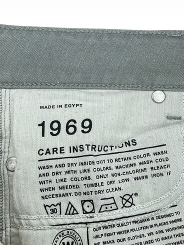 28 Beden gri Renk Gap Skinny %70 İndirimli.