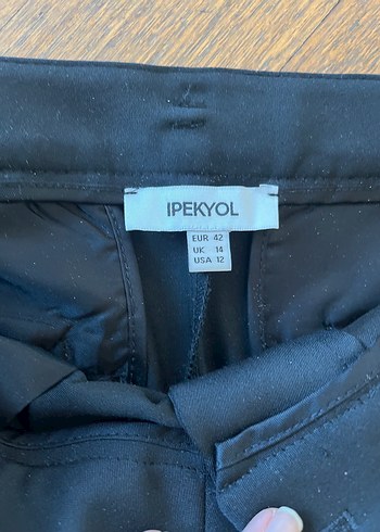 42 Beden siyah Renk İpekyol Kemerli Kumaş Pantolon