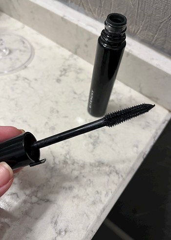 Givenchy L'Interdit Maskara Couture Volume Siyah - Görsel 5
