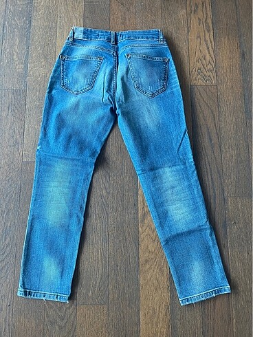 34 Beden mavi Renk Batik jean pantolon