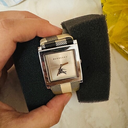 Beden kahverengi Renk Burberry saat