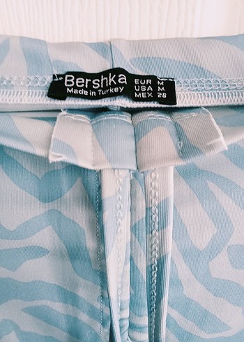 m Beden bershka ip bele dolanıyor crop ile uyumlu hafif İspanyol paça