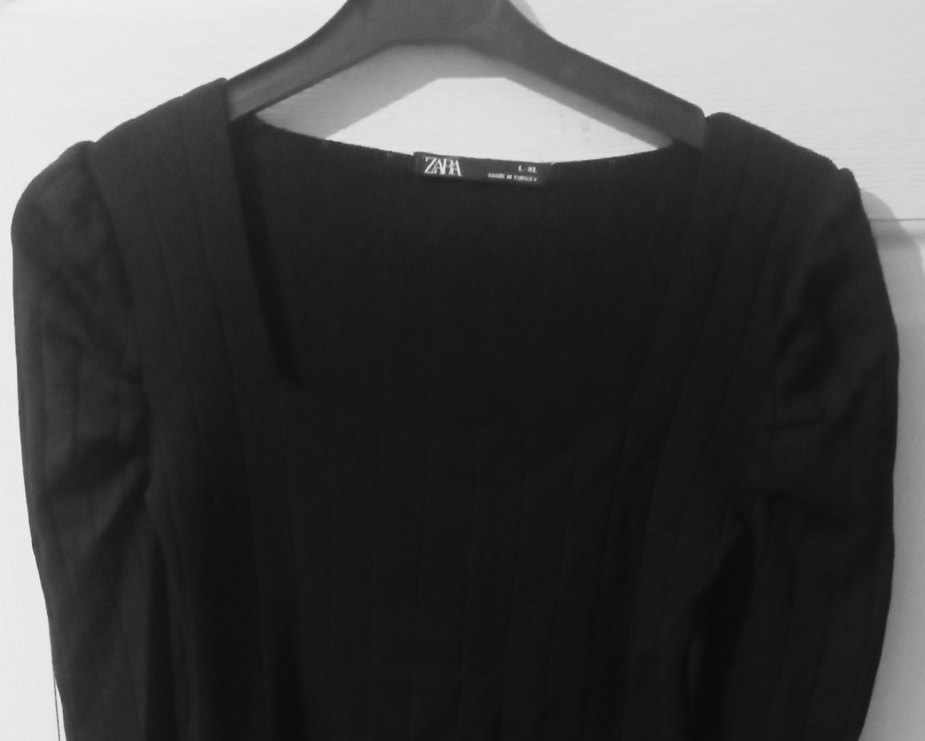 zara S ve M beden prenses kol triko kare yaka bluz - Görsel 4