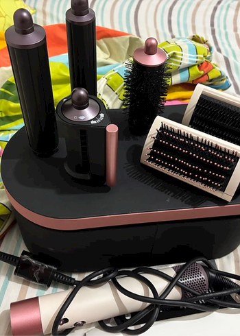 Pembe ve Siyah Saç Şekillendirici Set