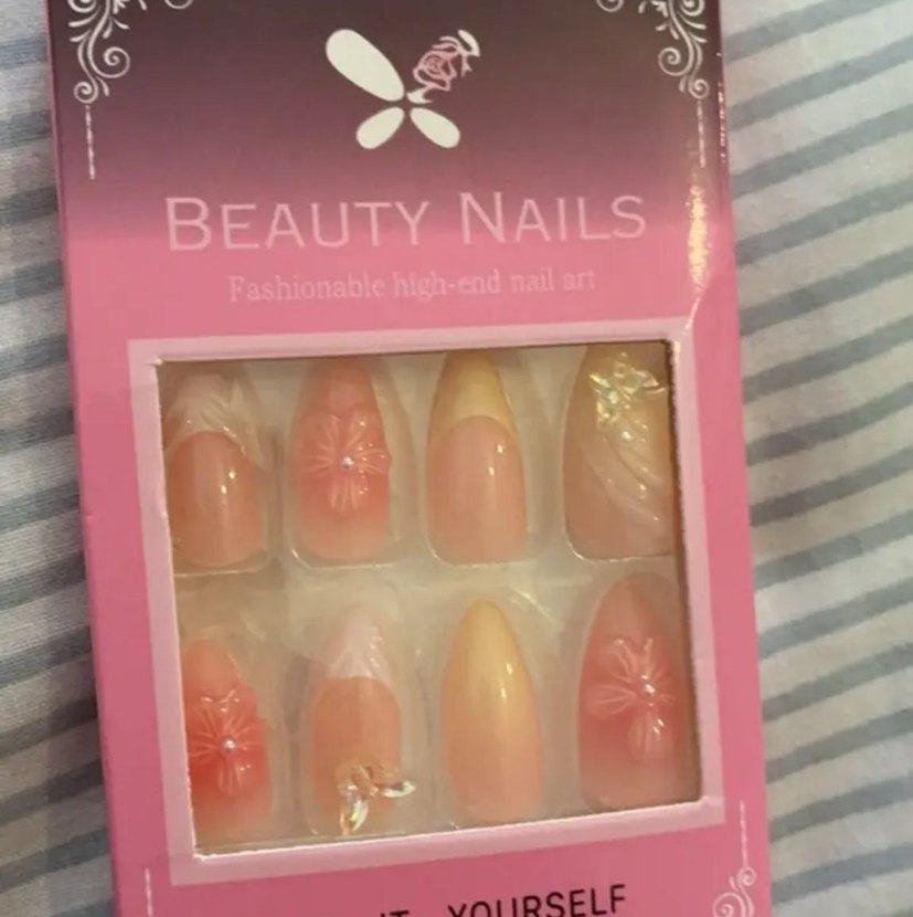 Pastel Bej Tırnak Süslemeleri - Görsel 3