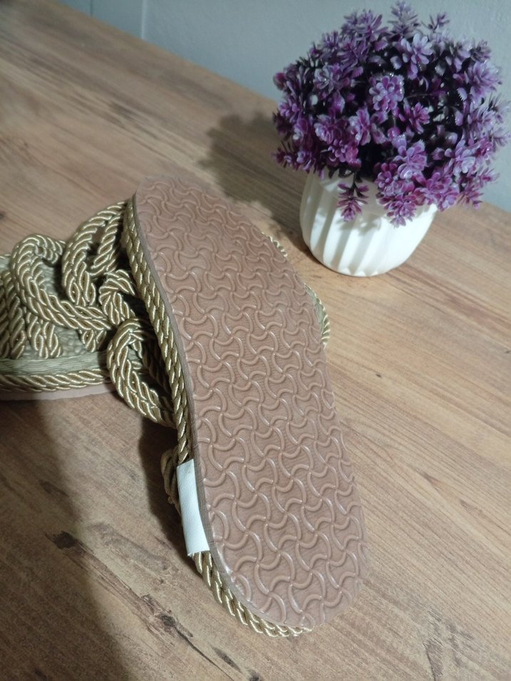 Bej Yılan Desenli Zincir Detaylı çocuk Dolgu Topuk Sandalet - Görsel 2