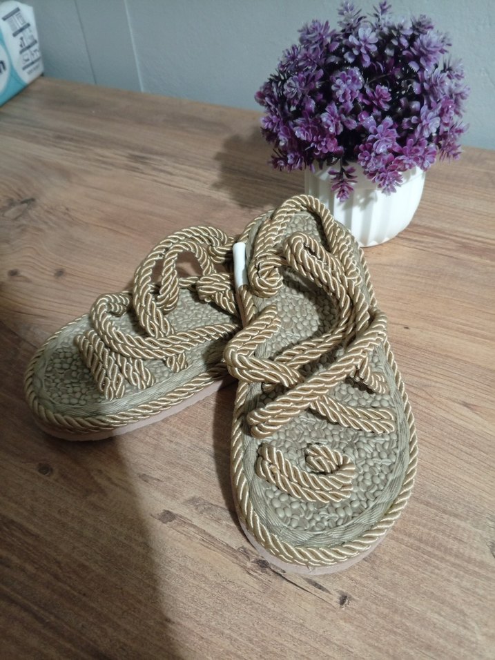 Bej Yılan Desenli Zincir Detaylı çocuk Dolgu Topuk Sandalet - Görsel 3