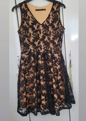 Zara Dantel Detaylı Midi V Yaka Kahverengi Elbise