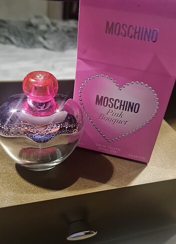 Love Moschino orjinal parfüm şişesi 