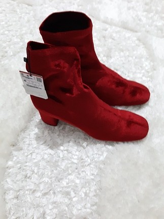 zara kırmızı bot