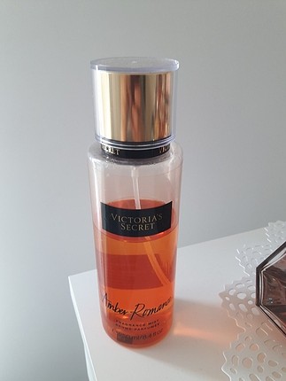 victoria secret vücut spreyi amber romance