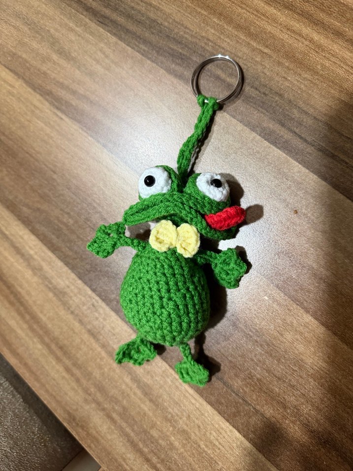 Renkli Yeşil Örgü Kurbağa  anahtarlik - Görsel 3