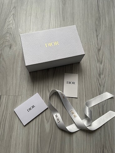 Dior gözlük kutusu kitapçık etiket ve kurdele