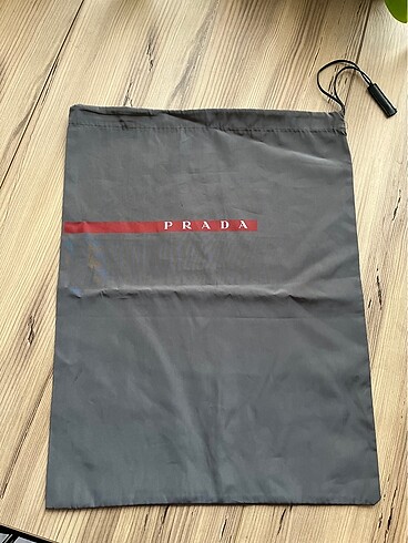 Prada toz torbası