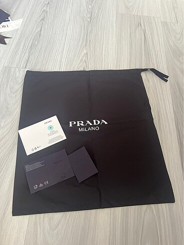 Prada toz torbası
