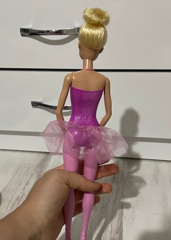 Barbie Pembe Bale Kıyafetli Bebek