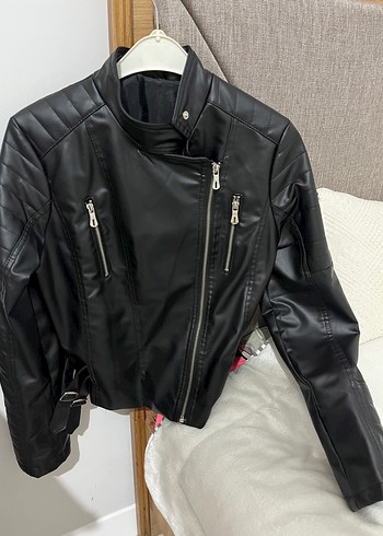 Kemerli Siyah Kadın Deri Biker Ceket