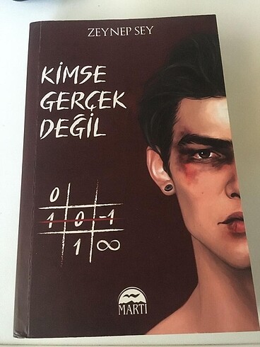 Kimse Gerçek Değil