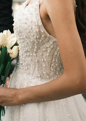 V Yaka İnce Askılı Uzun Beyaz Gelinlik - Görsel 4