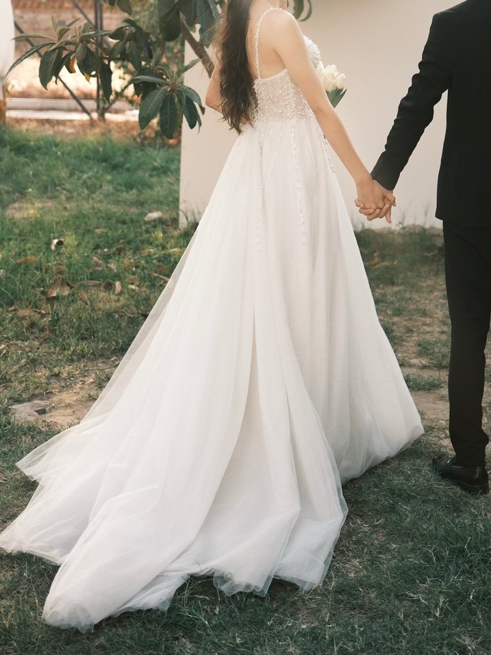 V Yaka İnce Askılı Uzun Beyaz Gelinlik - Görsel 2