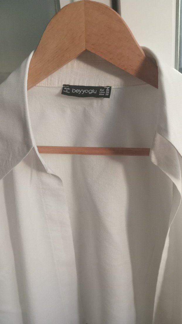 Düğmeli Beyaz Keten Kadın Gömlek - Görsel 2