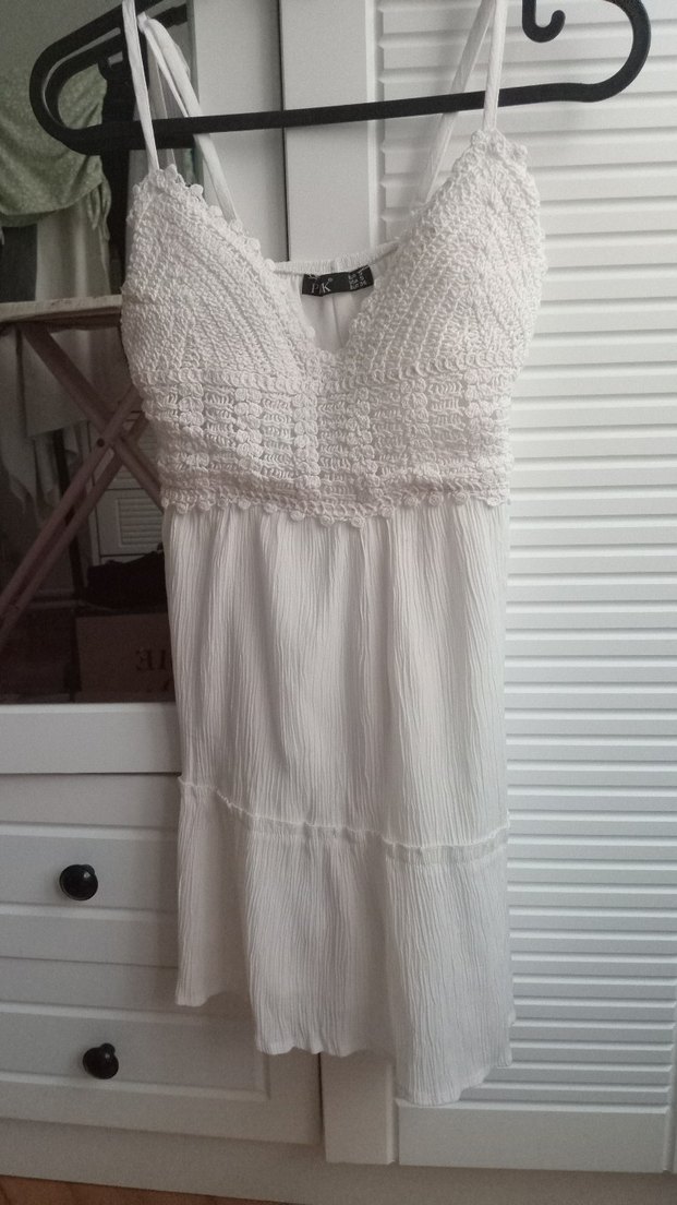 İnce Askılı Beyaz Nakışlı Mini Örgü Elbise - Görsel 5