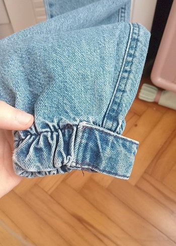 Mavi Beli Kemerli Rahat Kesim Denim Pantolon - Görsel 6