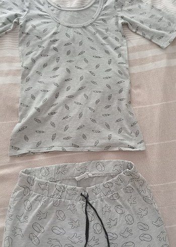 Gri Yaprak Desenli Kısa Kollu Kadın Pijama Takımı