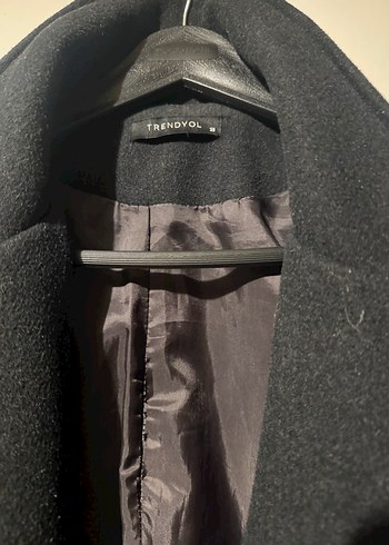 Siyah Uzun Düğmeli Kaban - Görsel 3