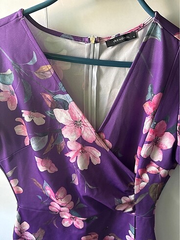 Çiçekli elbise - Görsel 2