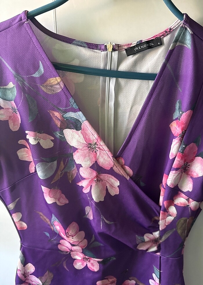 Çiçekli elbise - Görsel 2