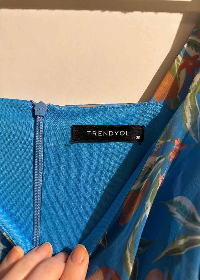 Çiçekli elbise - Görsel 4