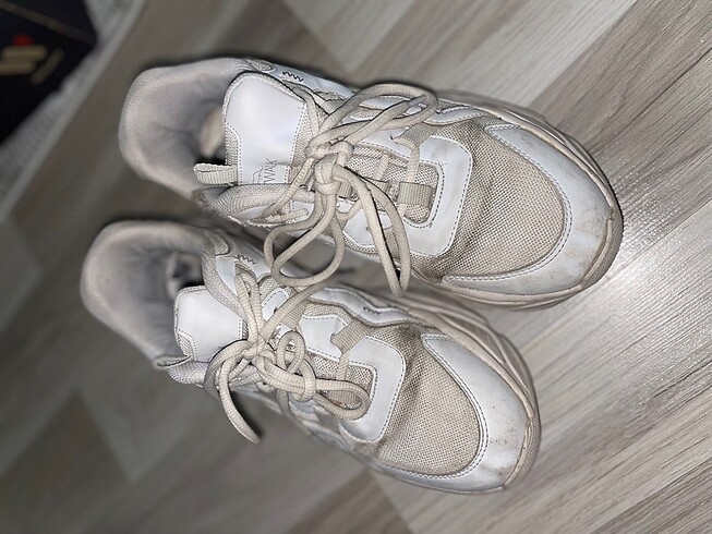 Adidas Spor ayakkabı çeşitleri siyah beyaz