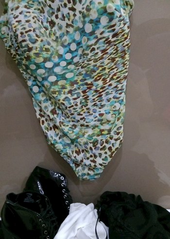 Boncuk Detaylı Turkuaz Desenli Kadın Mayo - Görsel 3