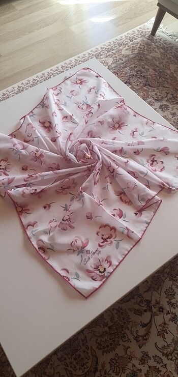Silk & Cashmere Soft Kare Eşarp