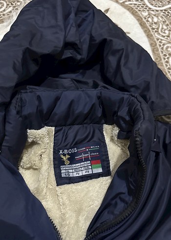 Koyu Mavi Kapüşonlu Kadın Kışlık Mont - Görsel 2