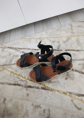 Kız çocuk Siyah Sandalet
