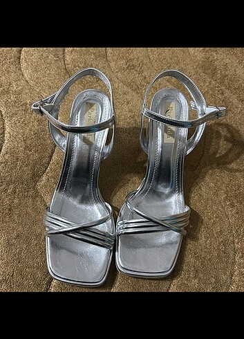 Zara Şık sandalet