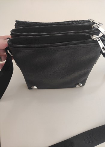Calvin Klein Calvin Klein Siyah Deri Kadın Çapraz Çanta